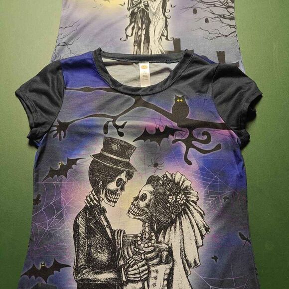 Set of 2 Bride & Groom Skeleton Dual Sided Graphic T-Shirts - Juniors Medium - Picture 1 of 10